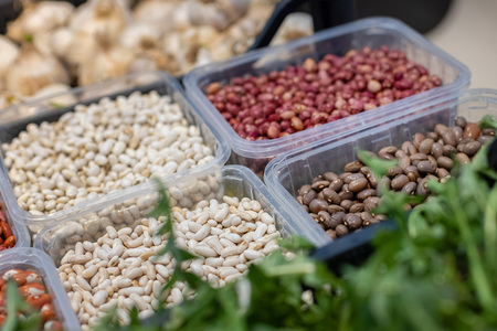 Borza lokalnih živil (12)